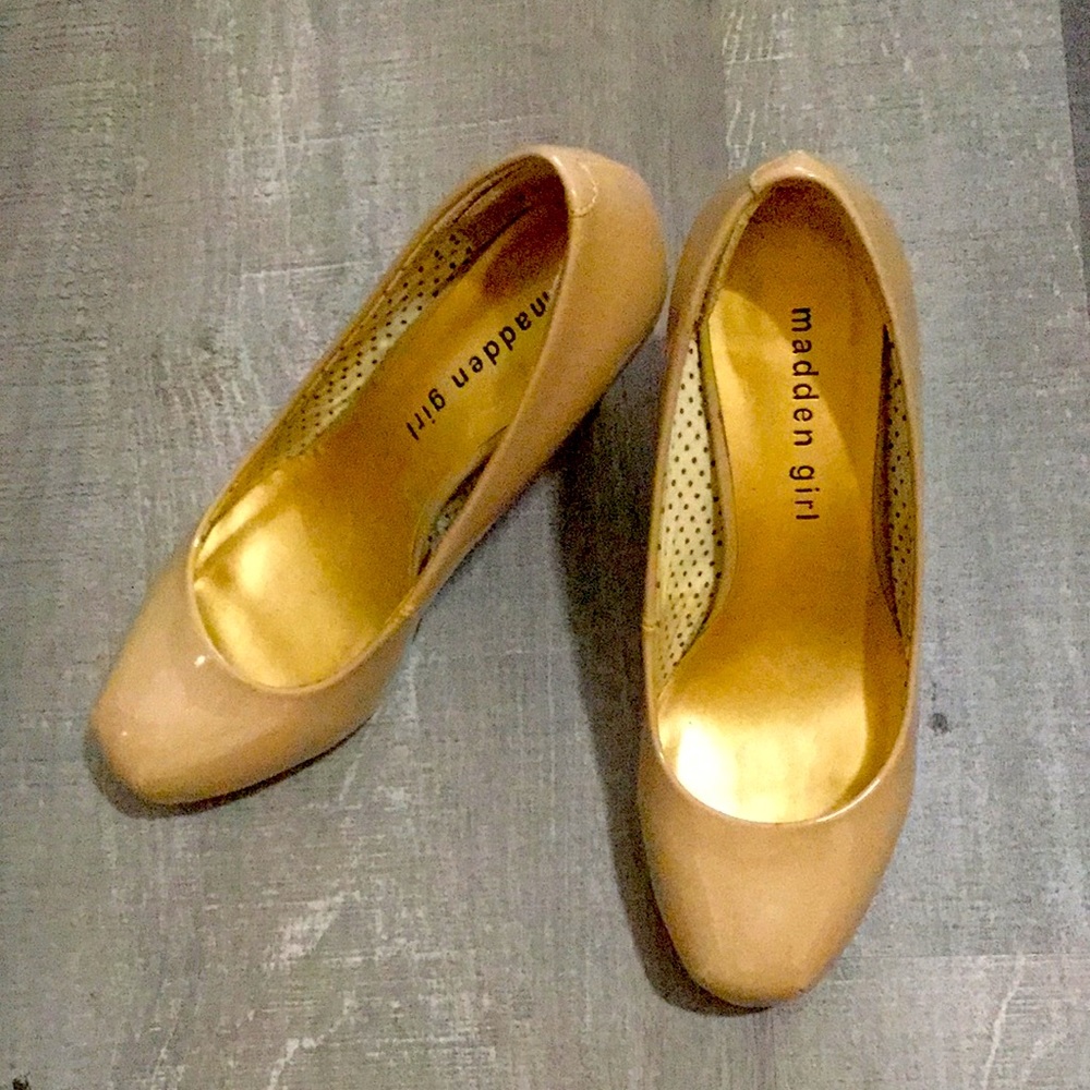Nude shoes